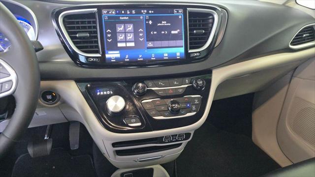 used 2024 Chrysler Pacifica car, priced at $32,995