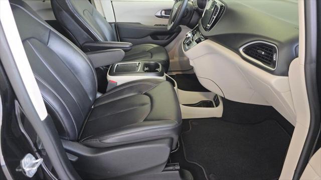 used 2024 Chrysler Pacifica car, priced at $33,525