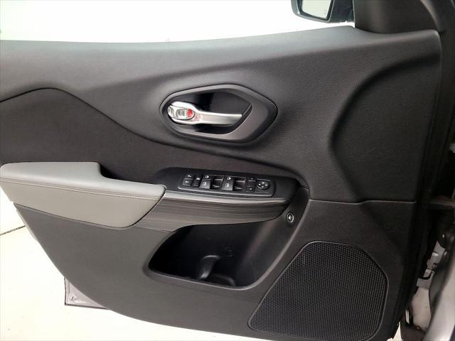 used 2014 Jeep Cherokee car, priced at $12,998