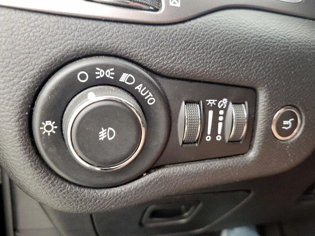 used 2019 Jeep Cherokee car, priced at $15,998
