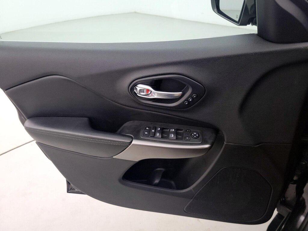 used 2019 Jeep Cherokee car, priced at $15,998