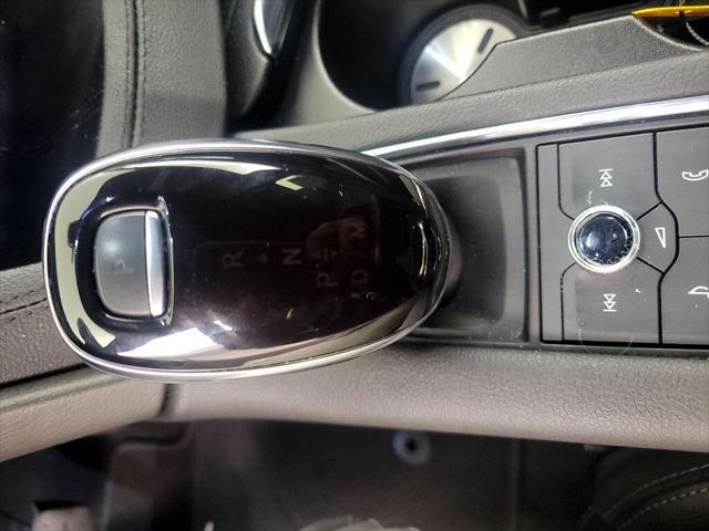 used 2022 Cadillac XT5 car, priced at $29,998