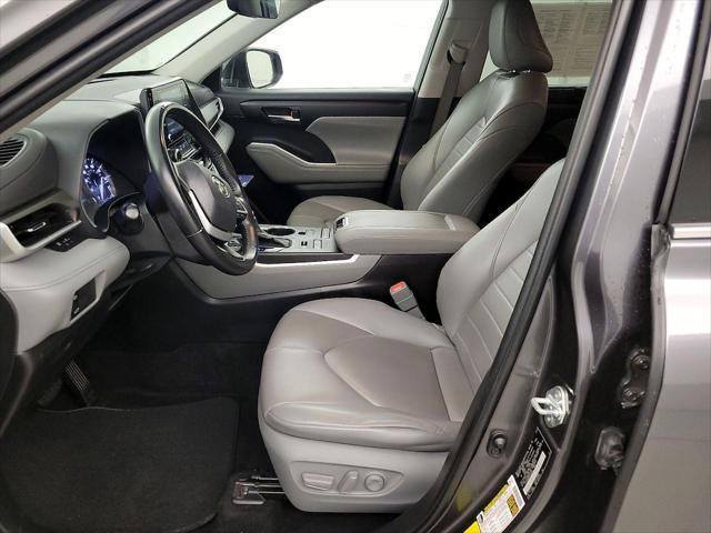 used 2022 Toyota Highlander car, priced at $37,998