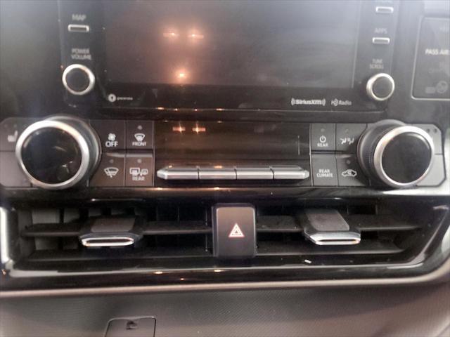 used 2022 Toyota Highlander car, priced at $37,998