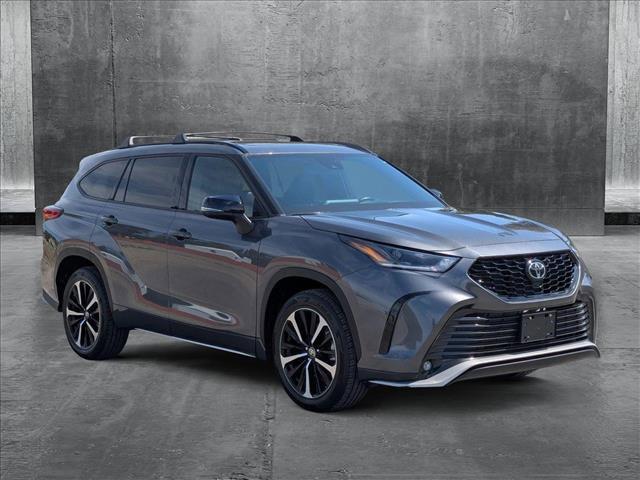 used 2022 Toyota Highlander car, priced at $39,928
