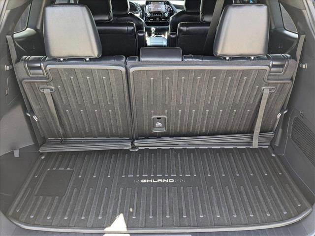 used 2022 Toyota Highlander car, priced at $39,928