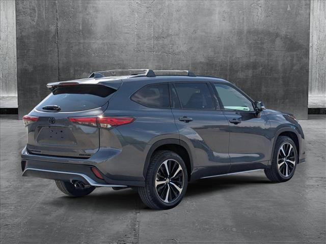 used 2022 Toyota Highlander car, priced at $39,928