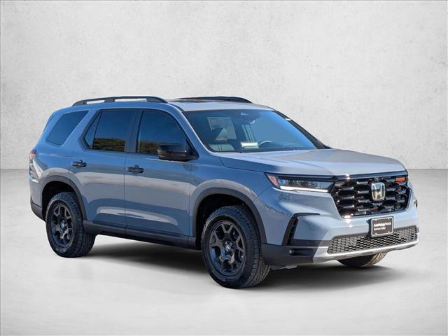 new 2025 Honda Pilot car, priced at $51,350