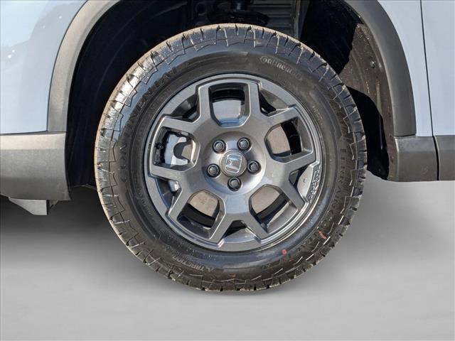 new 2025 Honda Pilot car, priced at $51,350