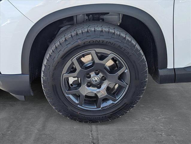 new 2025 Honda Pilot car, priced at $51,305