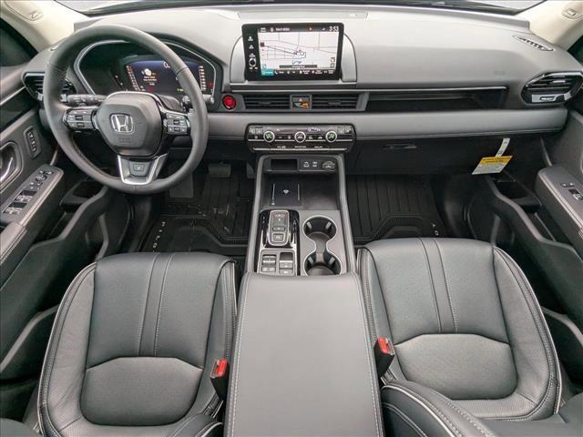 new 2025 Honda Pilot car, priced at $54,575