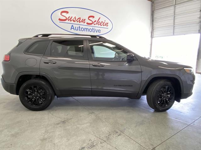 used 2023 Jeep Cherokee car, priced at $22,995