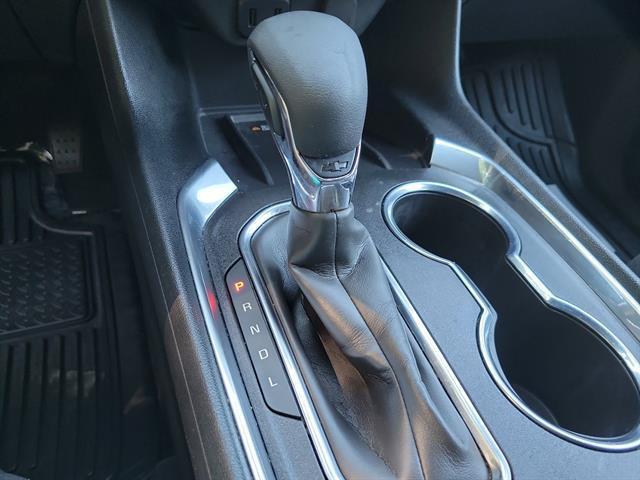 used 2023 Chevrolet Traverse car, priced at $24,999