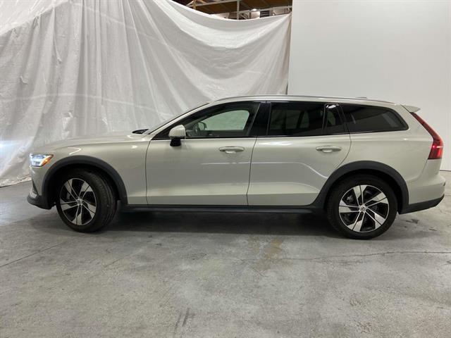 used 2020 Volvo V60 Cross Country car, priced at $26,895