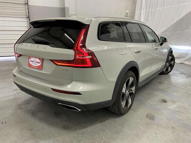 used 2020 Volvo V60 Cross Country car, priced at $24,487