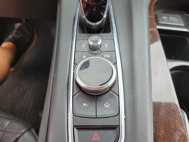 used 2021 Cadillac Escalade ESV car, priced at $50,999
