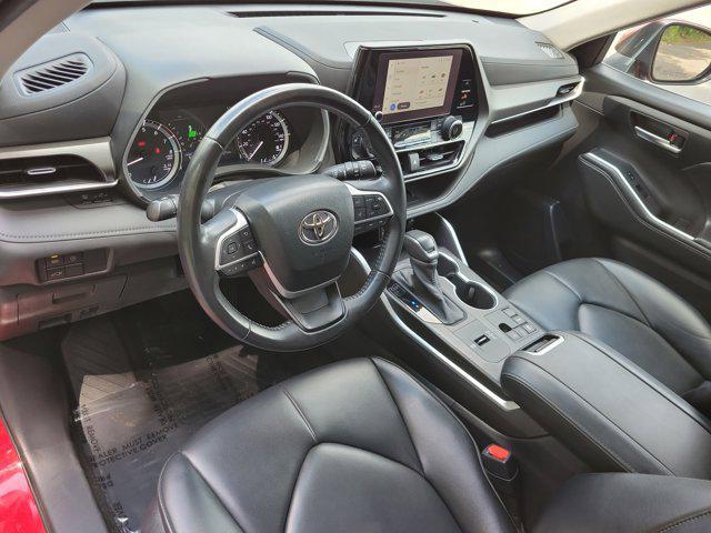 used 2023 Toyota Highlander car