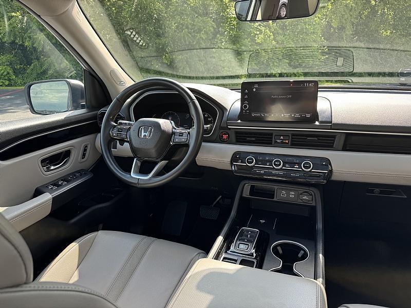 used 2023 Honda Pilot car, priced at $45,989