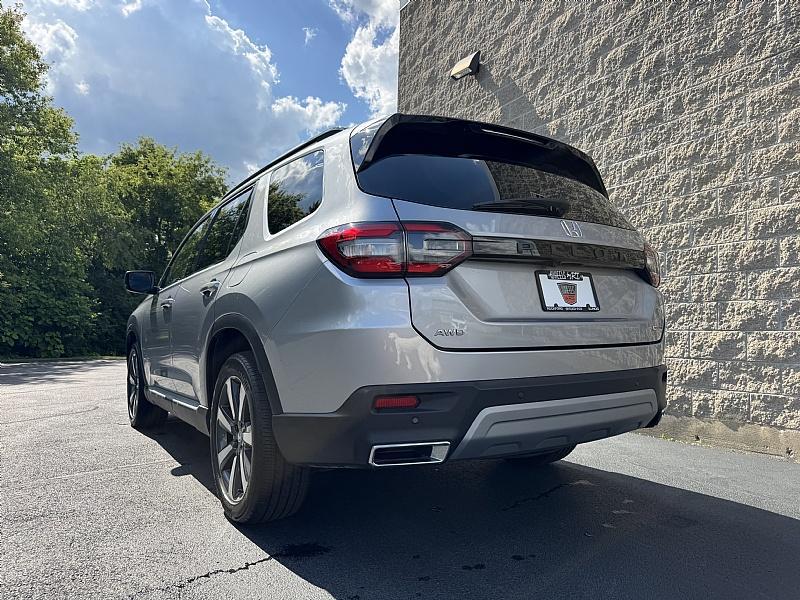 used 2023 Honda Pilot car, priced at $45,989