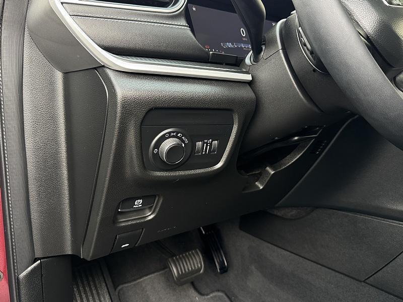 used 2023 Jeep Grand Cherokee car, priced at $35,989