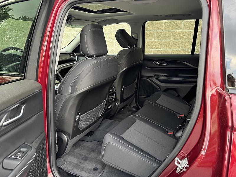 used 2023 Jeep Grand Cherokee car, priced at $35,989