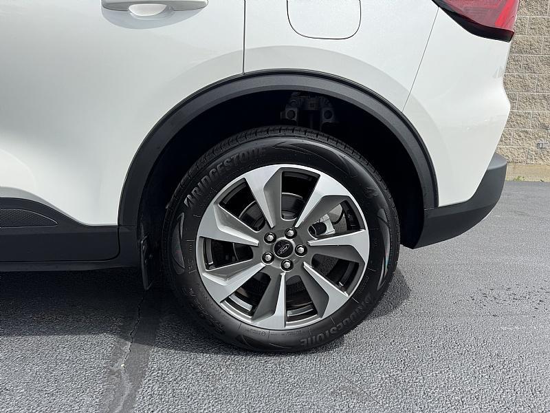 used 2023 Ford Escape car, priced at $30,989