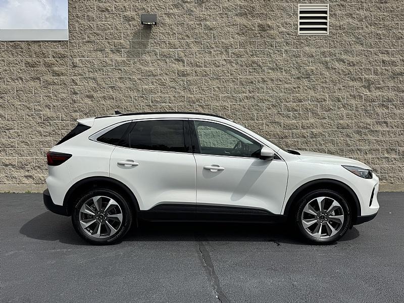 used 2023 Ford Escape car, priced at $30,989