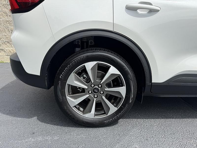 used 2023 Ford Escape car, priced at $30,989