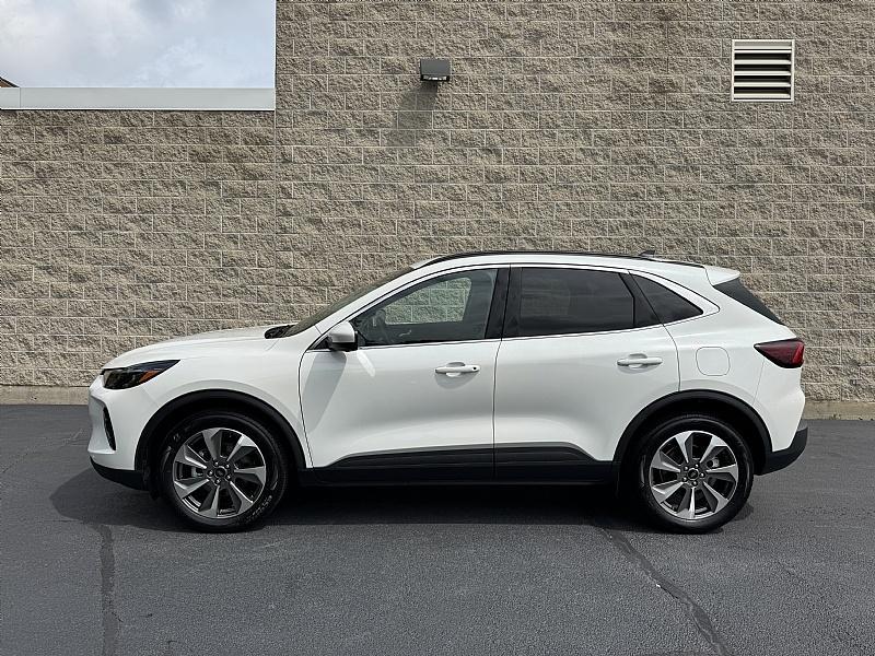 used 2023 Ford Escape car, priced at $30,989