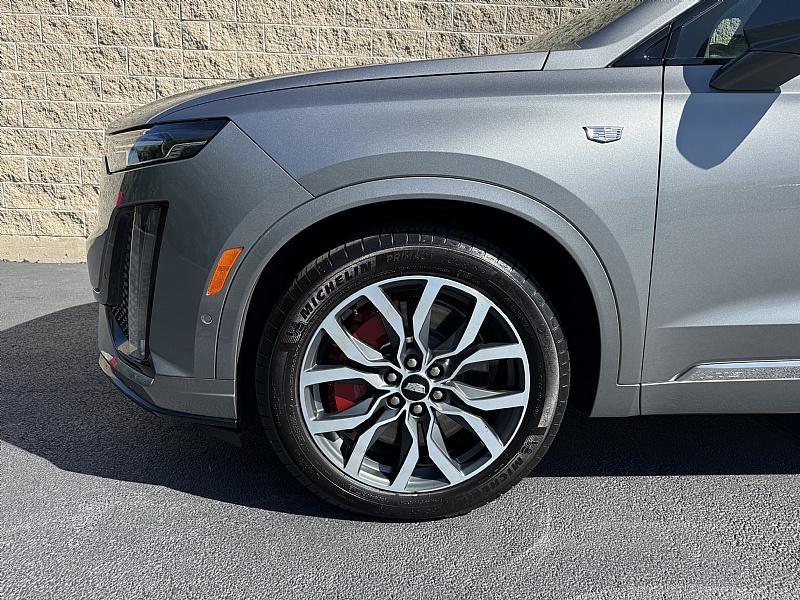 used 2024 Cadillac XT6 car, priced at $51,989