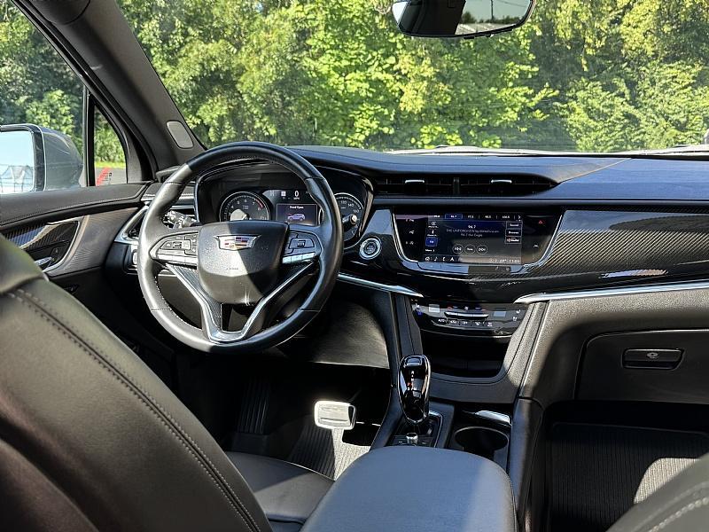 used 2024 Cadillac XT6 car, priced at $51,989