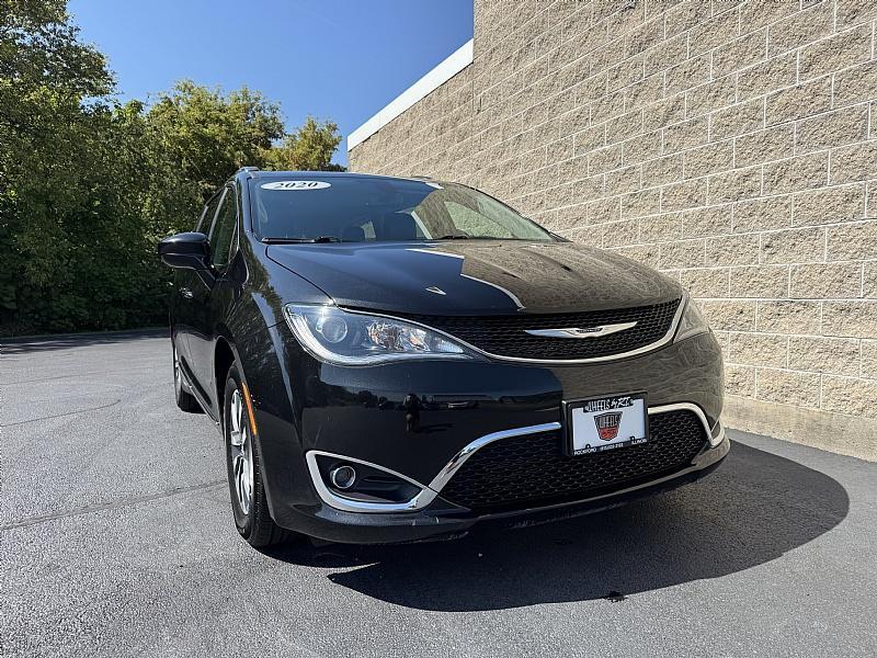 used 2020 Chrysler Pacifica car, priced at $17,989