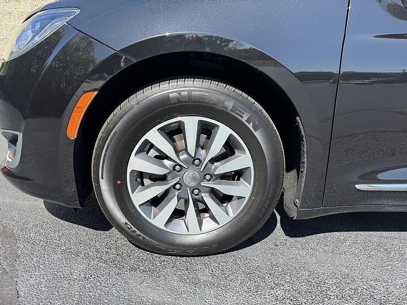 used 2020 Chrysler Pacifica car, priced at $17,989