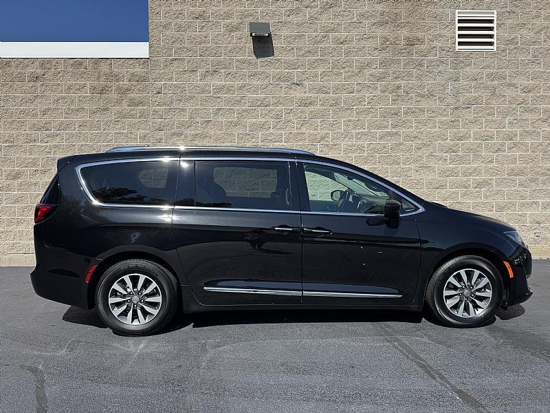 used 2020 Chrysler Pacifica car, priced at $17,989