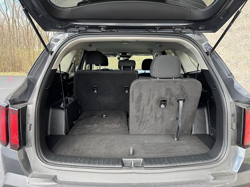 used 2022 Kia Sorento car, priced at $26,989