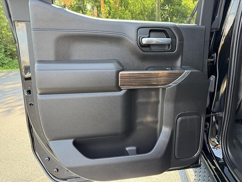 used 2021 Chevrolet Silverado 1500 car, priced at $43,989