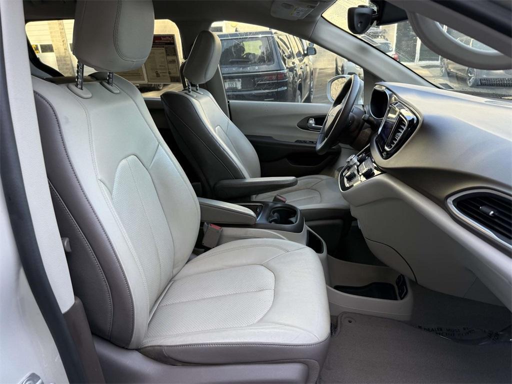 used 2017 Chrysler Pacifica car, priced at $12,325