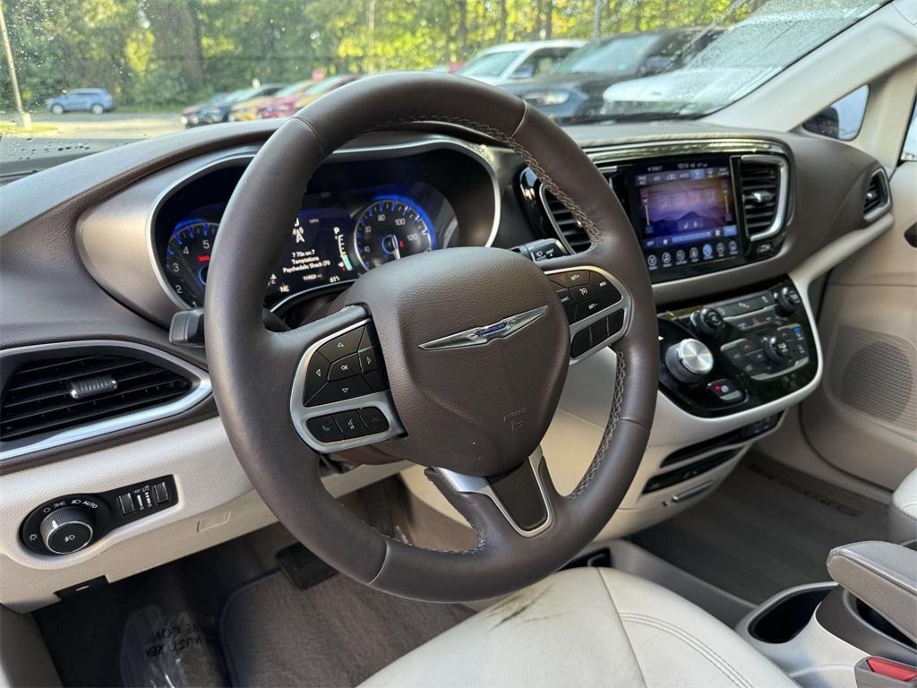 used 2017 Chrysler Pacifica car, priced at $12,325