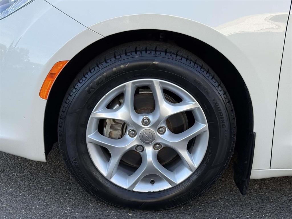used 2017 Chrysler Pacifica car, priced at $12,325