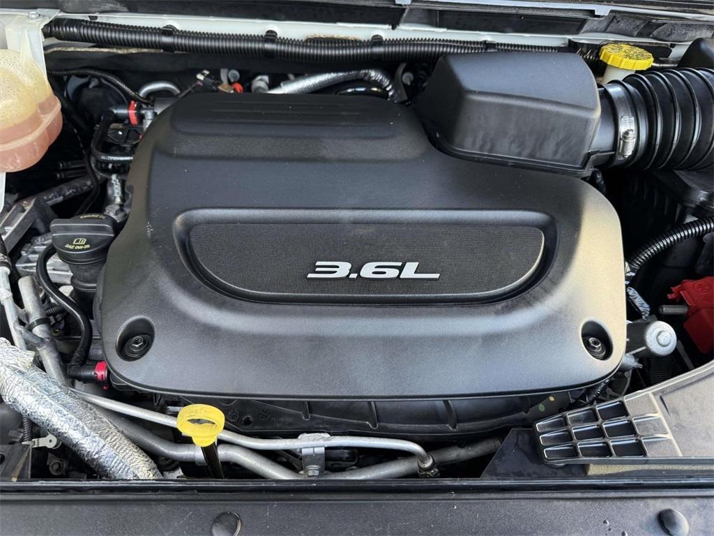used 2017 Chrysler Pacifica car, priced at $12,325