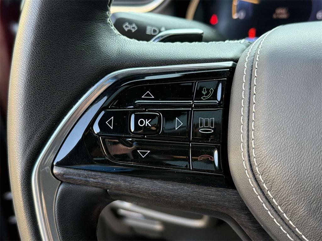 used 2022 Jeep Grand Cherokee car, priced at $39,000