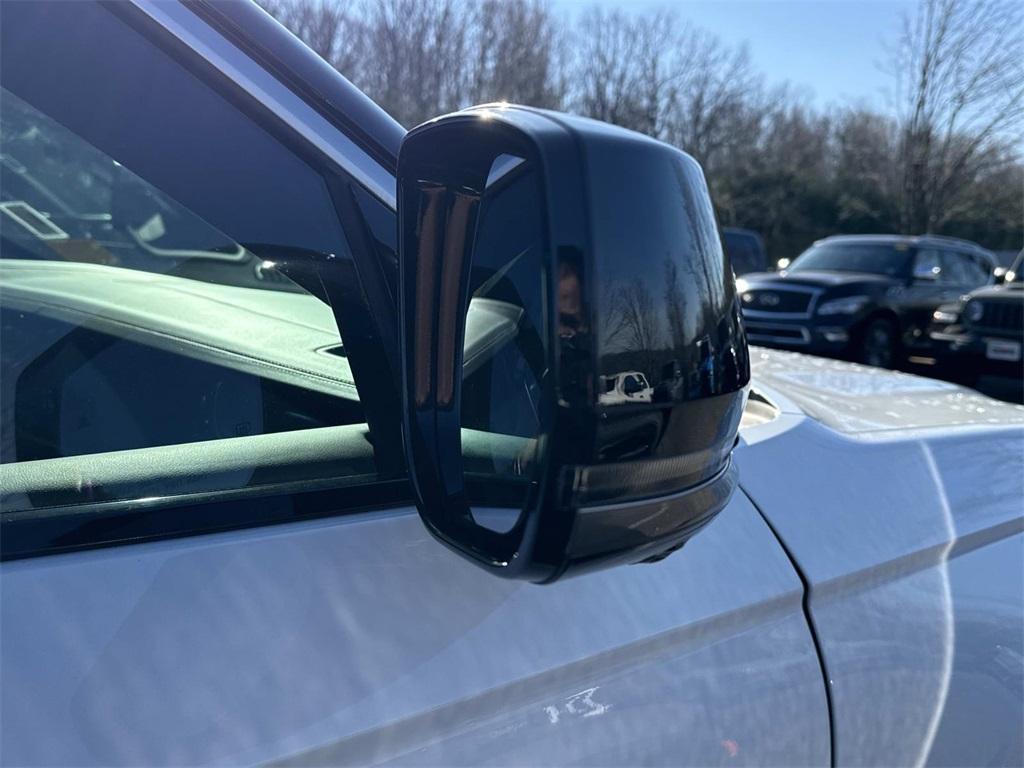 used 2022 Jeep Grand Cherokee car, priced at $37,453