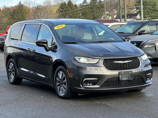 used 2022 Chrysler Pacifica Hybrid car, priced at $28,531