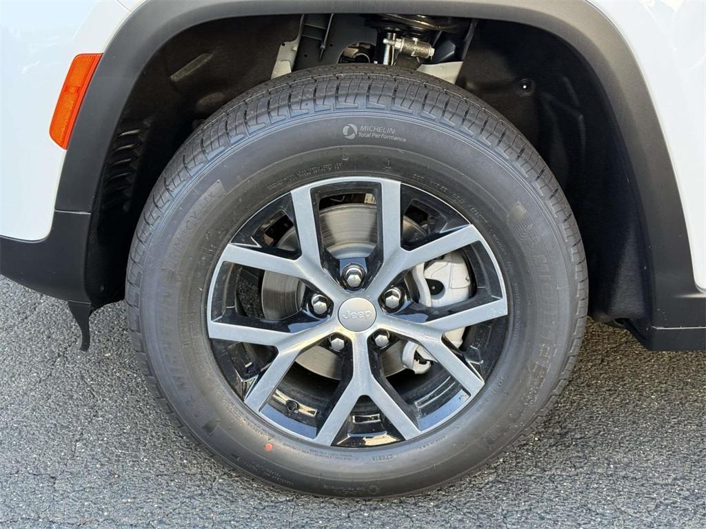 new 2025 Jeep Grand Cherokee car, priced at $42,341