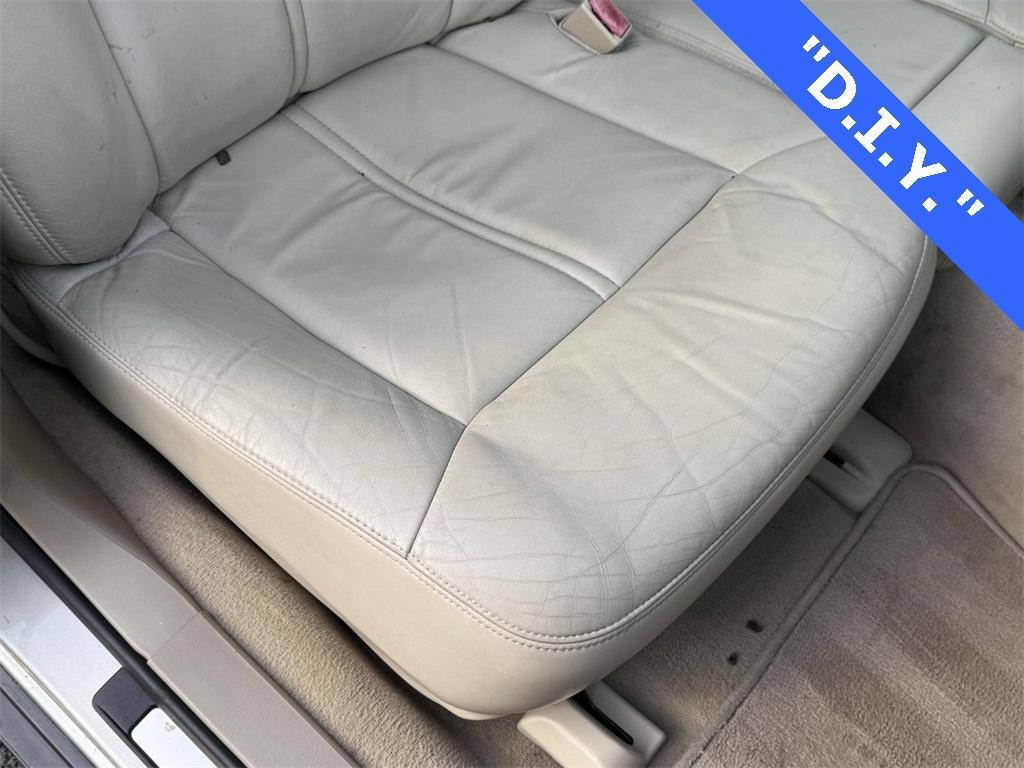 used 2006 Lincoln Town Car car, priced at $6,264