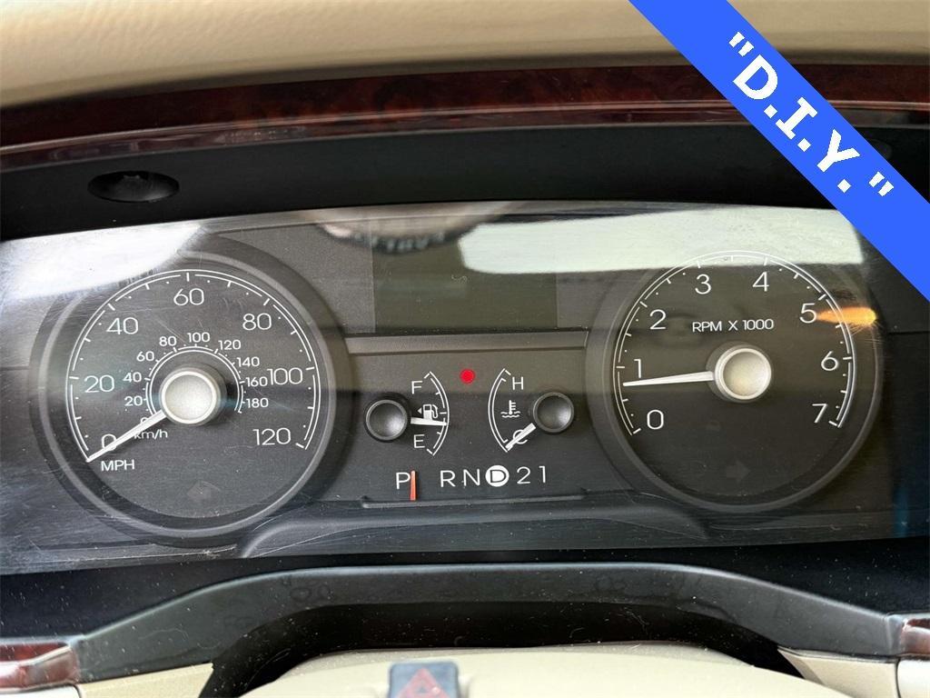 used 2006 Lincoln Town Car car, priced at $6,264