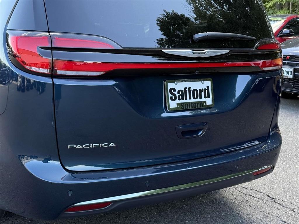 new 2025 Chrysler Pacifica car, priced at $42,357