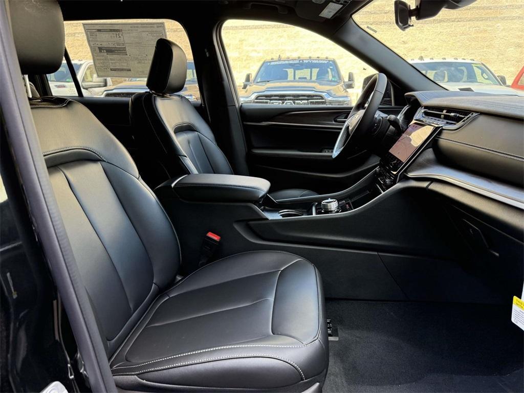 new 2025 Jeep Grand Cherokee L car, priced at $47,177