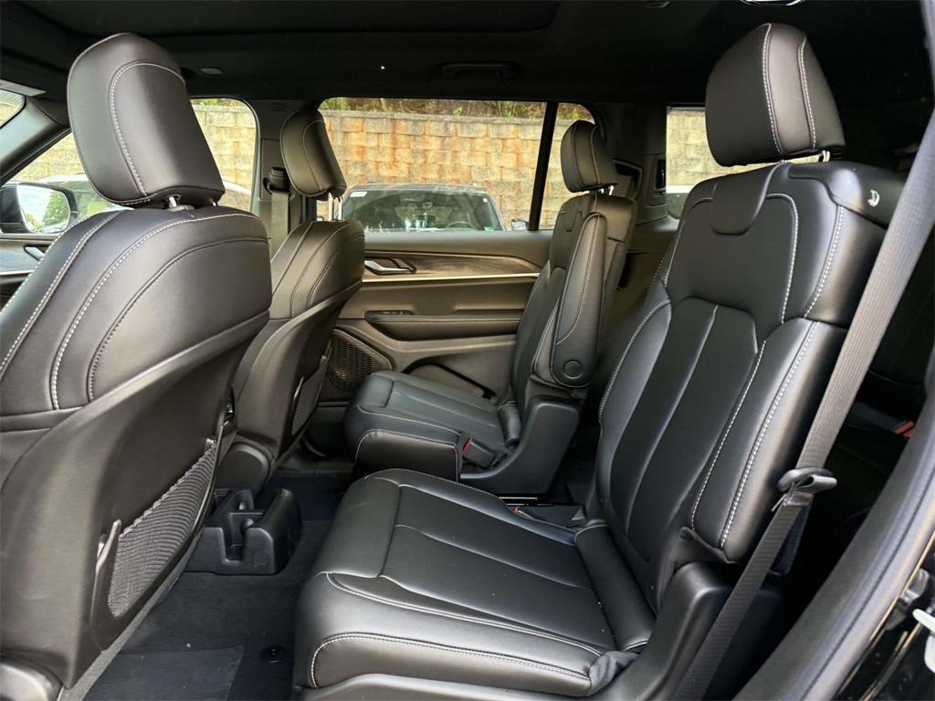 new 2025 Jeep Grand Cherokee L car, priced at $47,177
