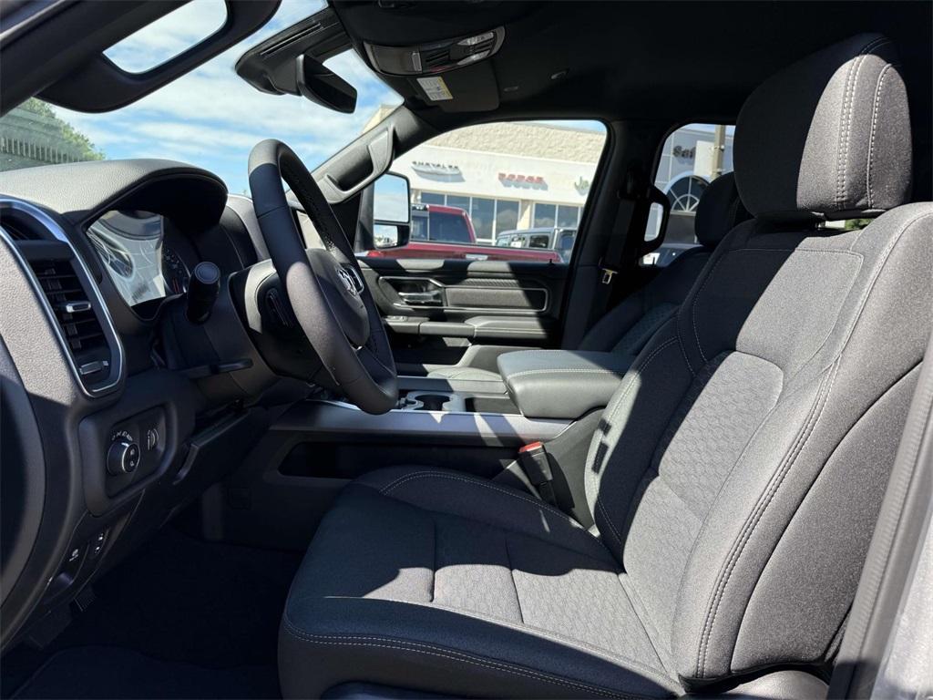new 2025 Ram 1500 car, priced at $47,592